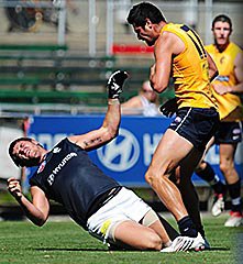 Setanta O'hAilpin gives Cameron Cloke a left hook